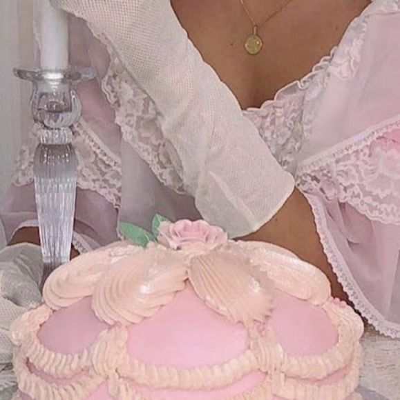 Meet your Posher, Helen - Picture 1 of 1